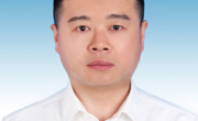 刘  彬