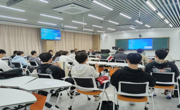 电子科学与技术系召开2025-2026学年第一学期期中师生座谈会